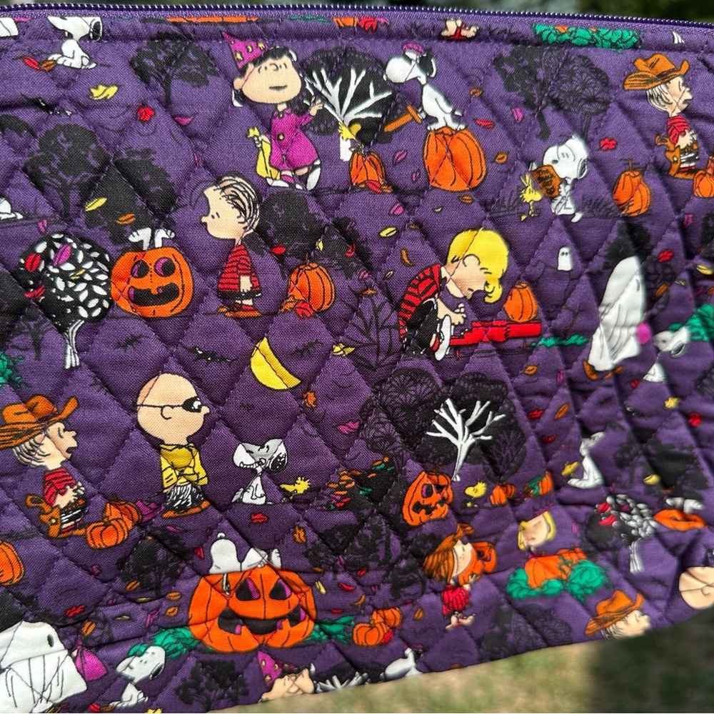 Vera Bradley Peanuts Halloween Large Hipster Crossbody NWT - Picture 7 of 9